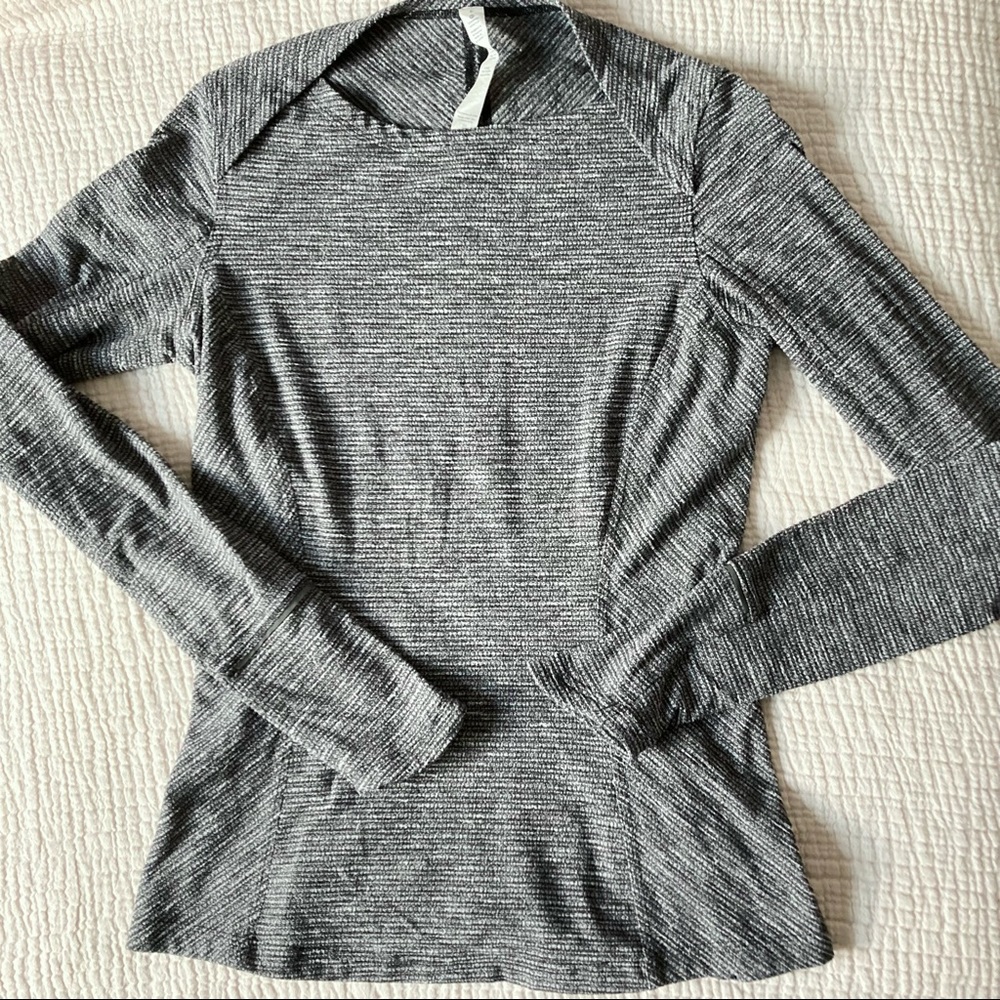 Lululemon Athletica grey top, size 6